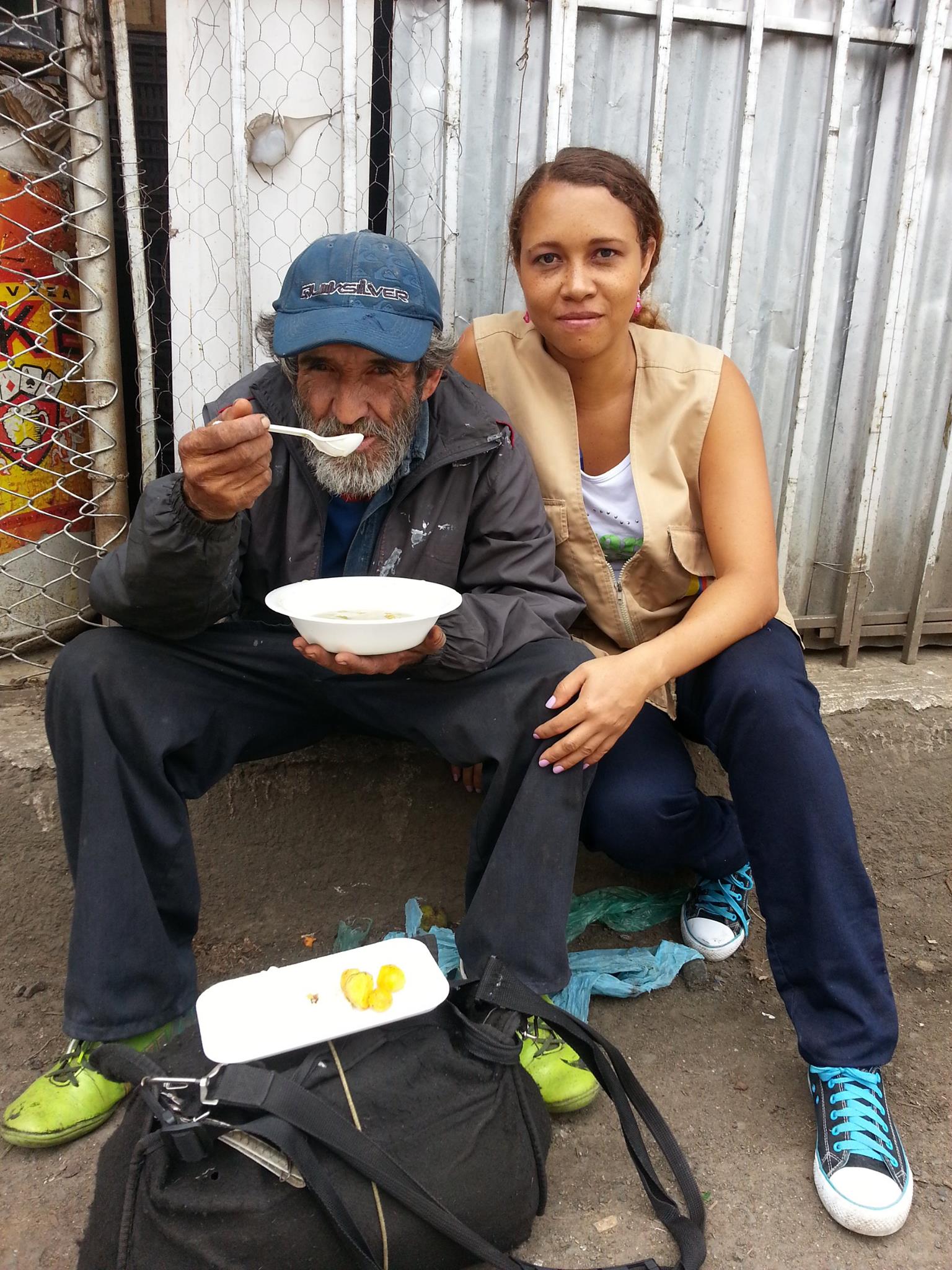 Entrega de alimentos y ayudas solidarias